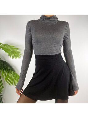 Womens Charcoal Gray Classy Fitted Cropped Turtleneck Long Sleeve Top / Small